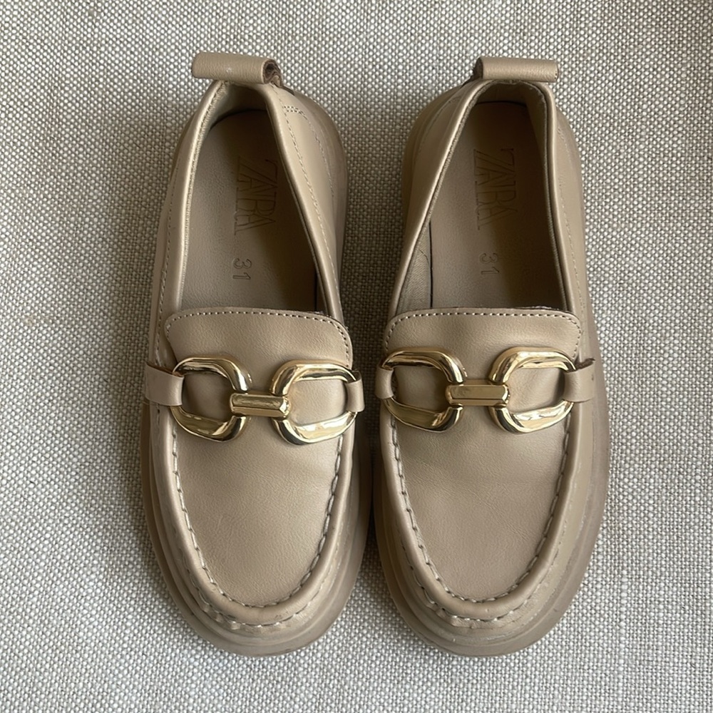 Zara Slip-On Beige Loafers with Gold Buckle- Size US 13.5 - Picture 3 of 6